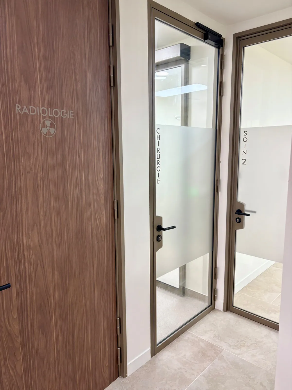 Portes signalétiques du Cabinet Gallieni — Radiologie, Chirurgie, Soins